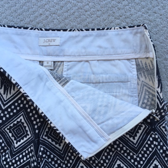 J. Crew - Graphic Print High Rise Shorts - Picture 3 of 5